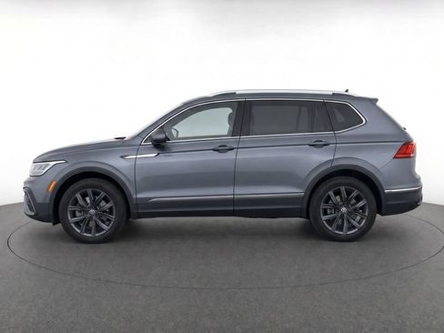 Used 2023 Volkswagen Tiguan SE FWD image 5