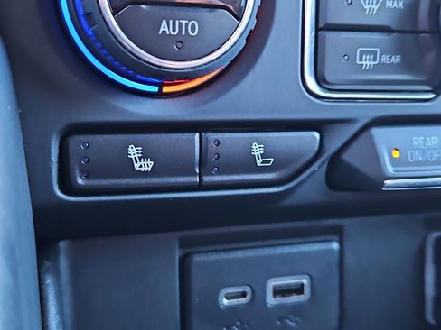 Used 2021 Chevrolet Tahoe RST image 30