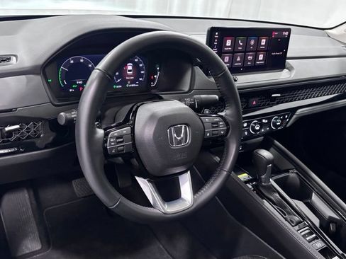 Used 2023 Honda Accord Touring image 10