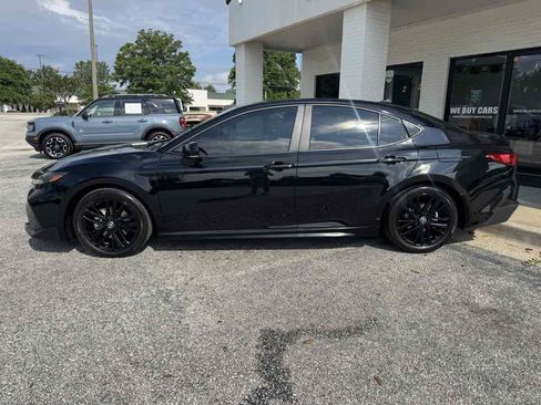 Used 2025 Toyota Camry SE w/ Multimedia Upgrade Package FWD image 10