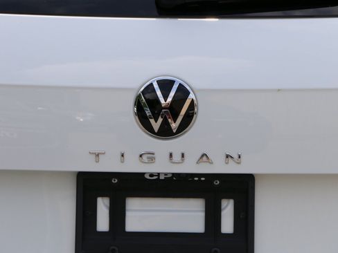 Used 2022 Volkswagen Tiguan SE AWD/4WD image 5