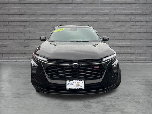 Used 2024 Chevrolet Trax RS FWD image 2