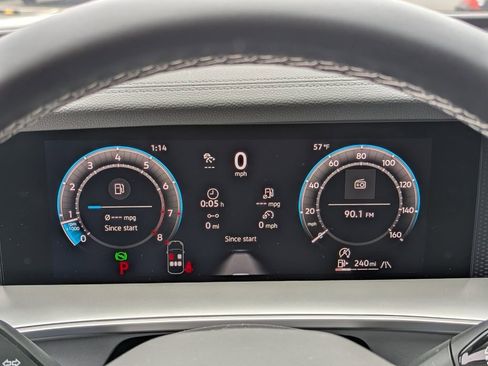 New 2026 Volkswagen Tiguan SE image 14