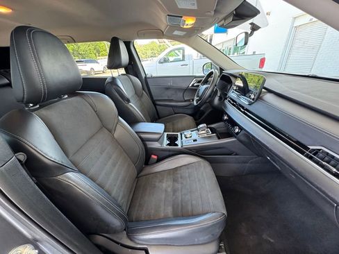 Used 2024 Mitsubishi Outlander SE AWD/4WD image 14