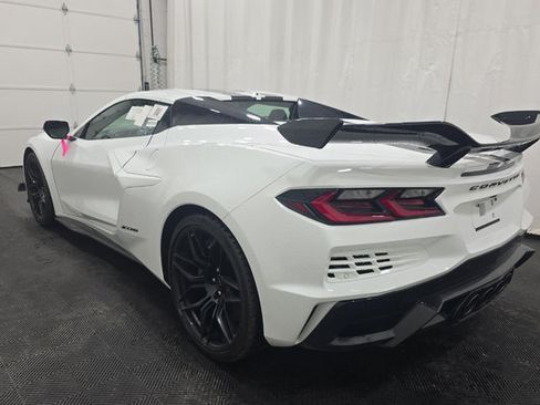 Used 2024 Chevrolet Corvette Z06 w/ Z07 Performance Package RWD image 5