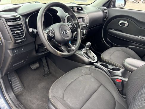 Used 2015 Kia Soul + FWD image 19