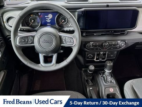 Used 2026 Jeep Wrangler Unlimited Sahara AWD/4WD image 28