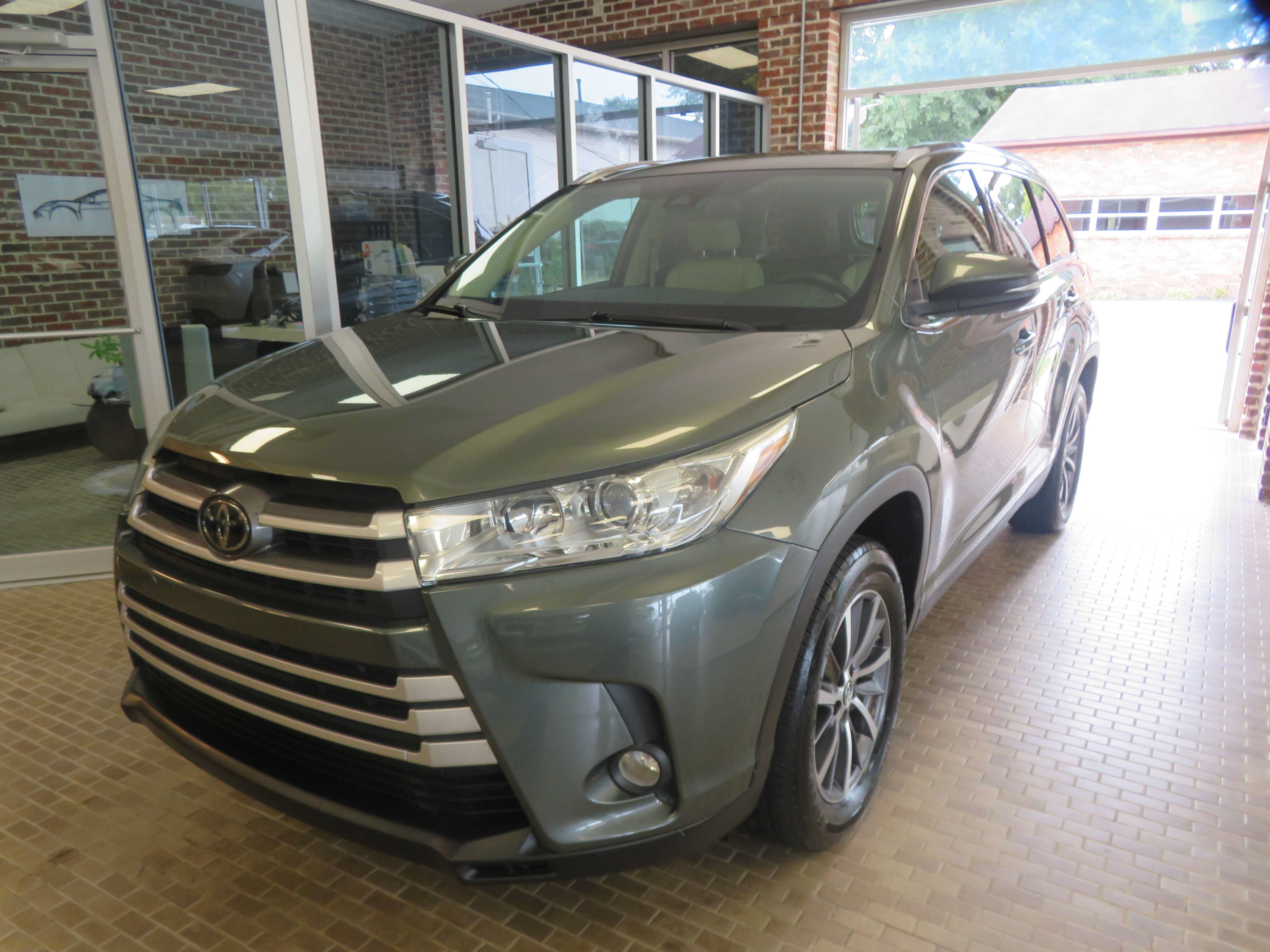 Used 2019 Toyota Highlander XLE FWD image 86