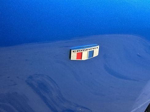 Used 2018 Chevrolet Camaro LT RWD image 10