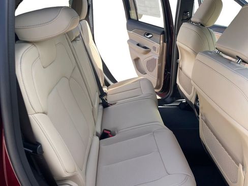 New 2026 Jeep Grand Cherokee Limited image 17