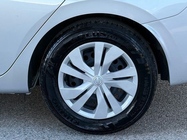 Used 2025 Nissan Versa S FWD image 7