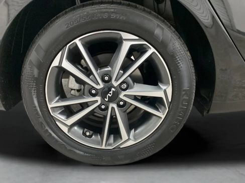 Used 2023 Kia Forte LXS FWD image 31
