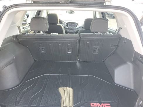 Certified 2022 GMC Terrain SLE w/ Driver Convenience Package FWD image 7