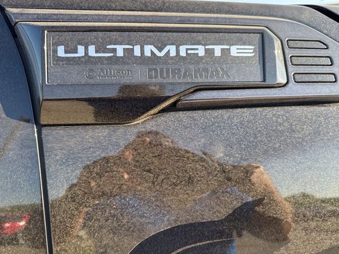 Used 2024 GMC Sierra 3500 Denali Ultimate image 16