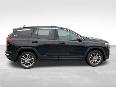 Used 2024 GMC Terrain SLT AWD/4WD image 4