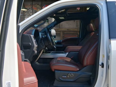 Used 2020 Ford F250 Platinum w/ FX4 Off-Road Package AWD/4WD image 16