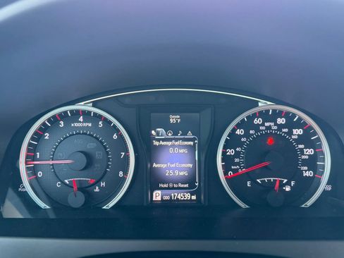 Used 2017 Toyota Camry XSE FWD image 19