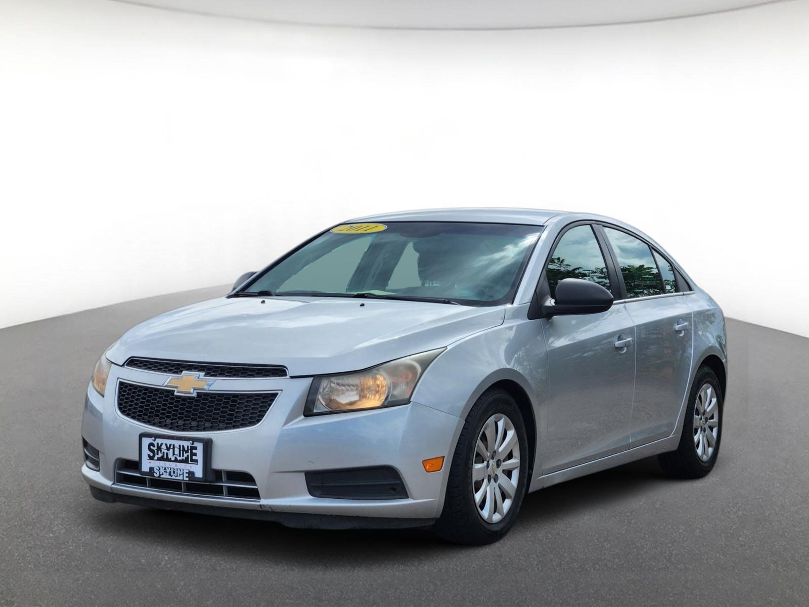 Used 2011 Chevrolet Cruze LS FWD image 2