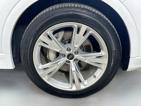 Used 2023 Audi Q8 Prestige w/ Prestige Package AWD/4WD image 10