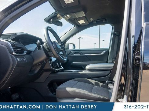 Used 2025 GMC Acadia Elevation image 3