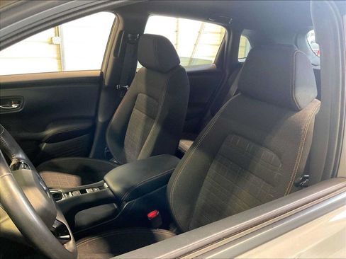 Used 2025 Honda HR-V Sport image 25