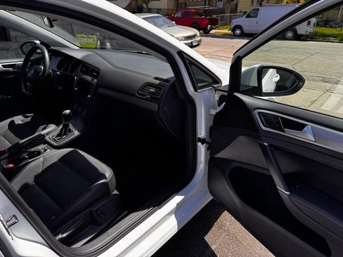 Used 2015 Volkswagen Golf S FWD image 26