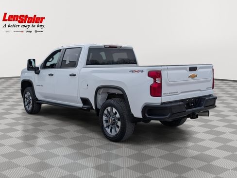 Used 2023 Chevrolet Silverado 2500 Custom w/ Custom Value Package image 3