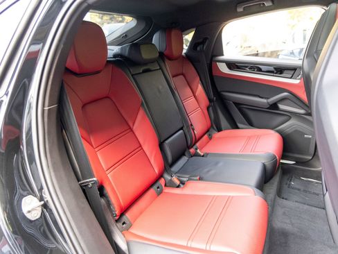 New 2026 Porsche Cayenne Coupe AWD/4WD image 61