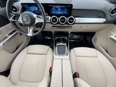 Certified 2025 Mercedes-Benz GLB 250 4MATIC image 17
