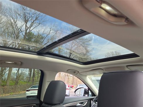 Used 2023 Buick Envision Avenir AWD/4WD image 9