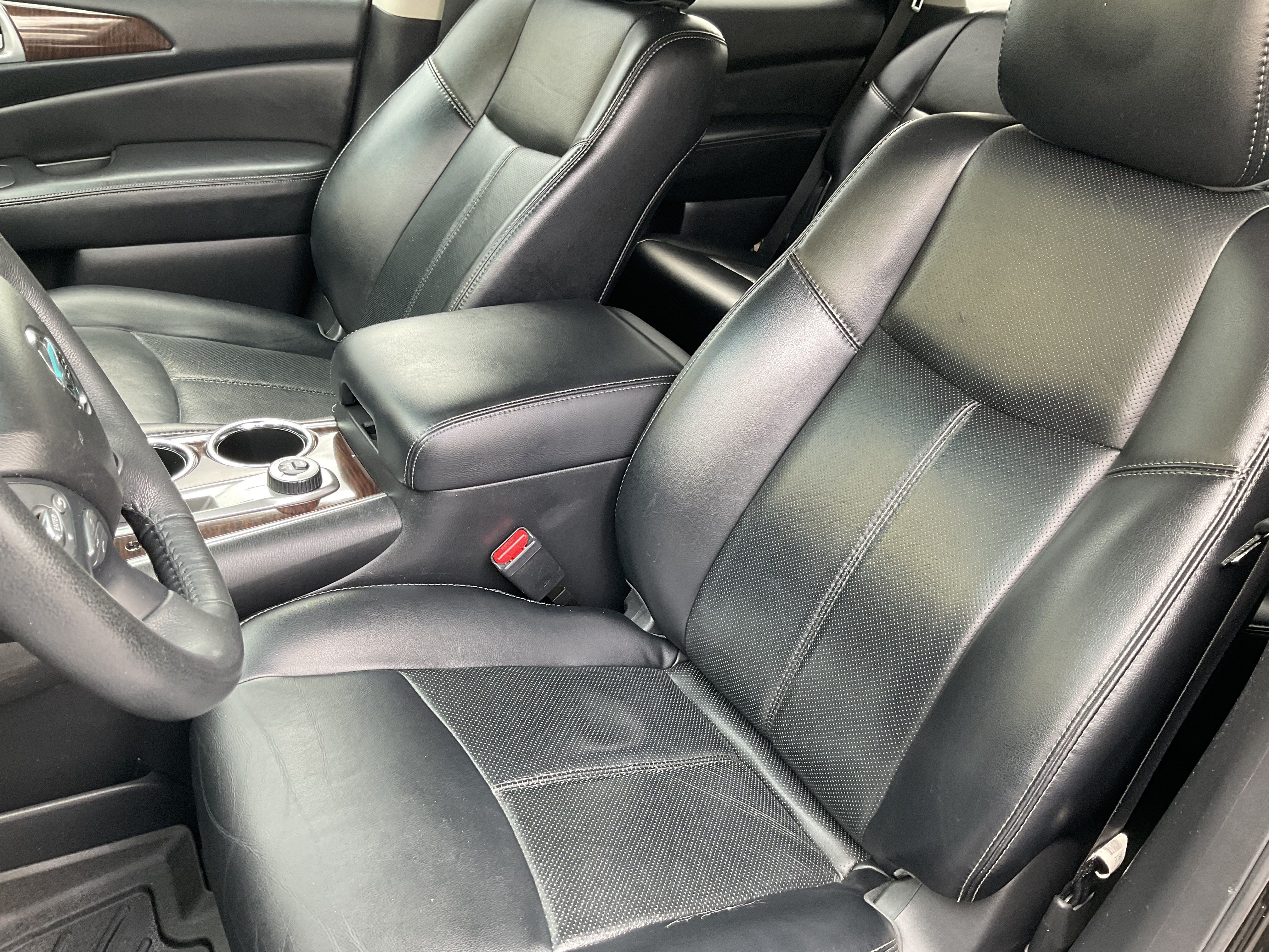 Used 2015 Nissan Pathfinder Platinum FWD image 32