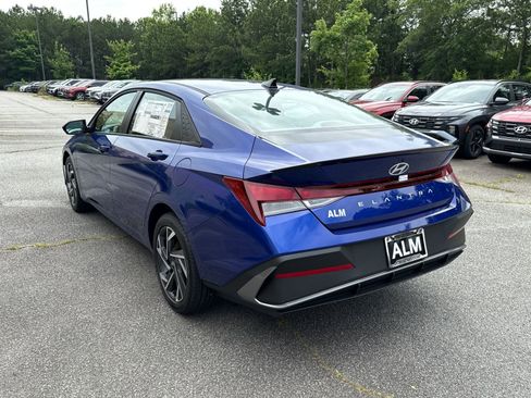 Certified 2025 Hyundai Elantra Sport image 7