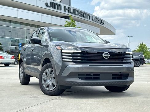 Used 2025 Nissan Kicks S FWD image 2