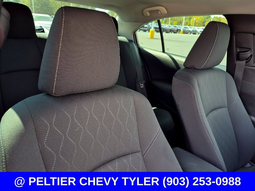 Used 2025 Toyota Corolla LE FWD image 11