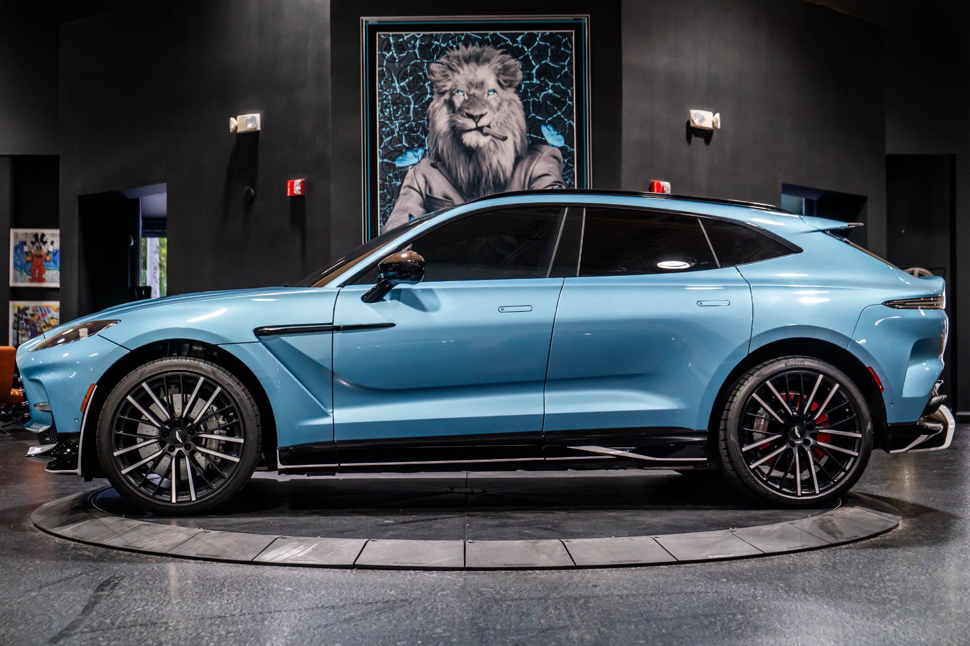 Used 2023 Aston Martin DBX 707 AWD/4WD image 4