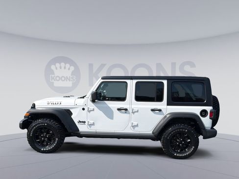 Used 2022 Jeep Wrangler Unlimited Sport image 2