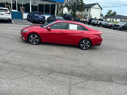 Used 2023 Hyundai Elantra Limited FWD image 19