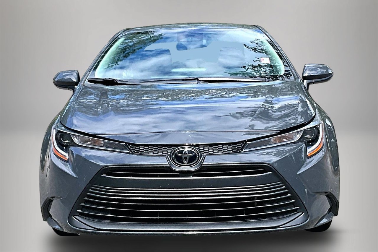 Used 2025 Toyota Corolla LE FWD image 3