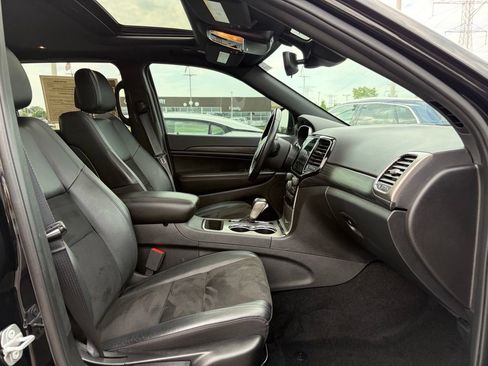 Used 2021 Jeep Grand Cherokee Laredo X AWD/4WD image 13