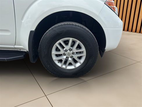 Used 2019 Nissan Frontier SV AWD/4WD image 14