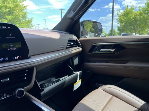 New 2026 Chevrolet Suburban High Country AWD/4WD image 30
