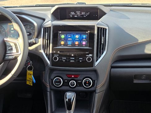 Used 2023 Subaru Crosstrek 2.0i Premium image 3