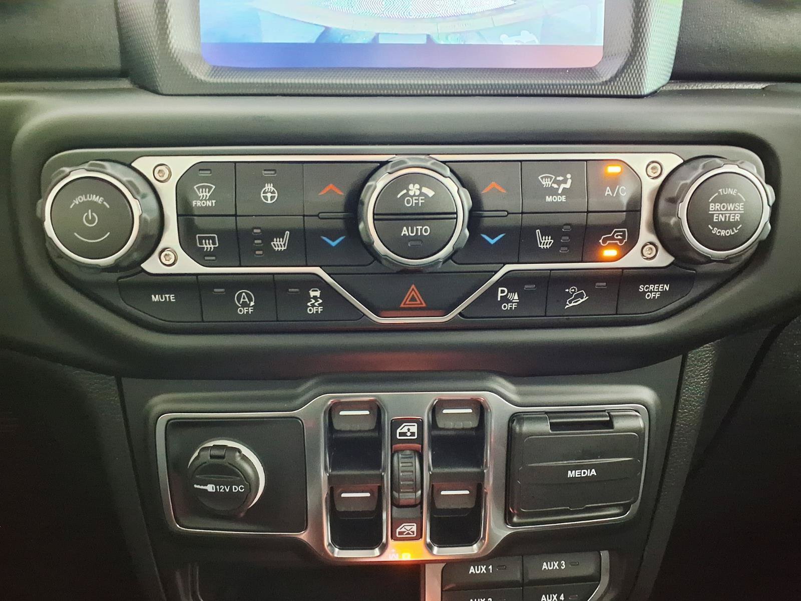 Used 2021 Jeep Wrangler Unlimited Sahara AWD/4WD image 20
