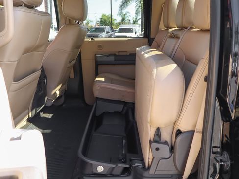 Used 2012 Ford F250 Lariat w/ Lariat Interior Pkg image 40