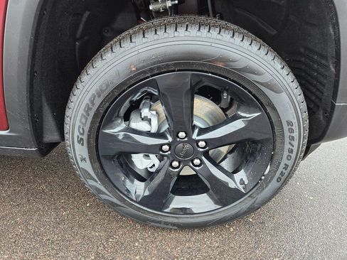 New 2025 Jeep Grand Cherokee Limited w/ Black Appearance Package image 8