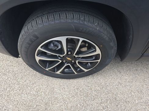 Used 2025 Chevrolet TrailBlazer LT AWD/4WD image 5