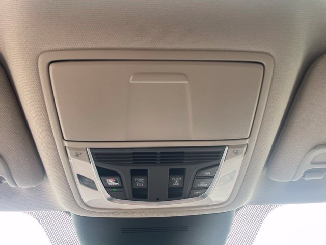 Used 2025 Acura MDX w/ Technology Package AWD/4WD image 31