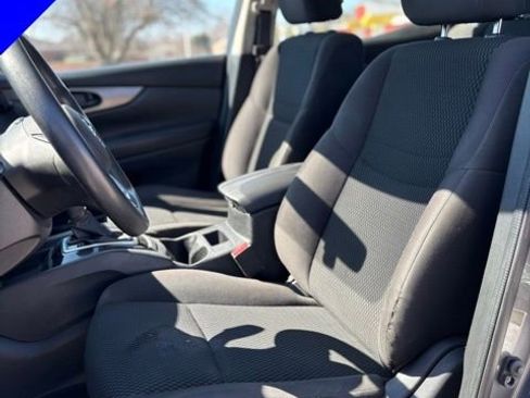 Used 2019 Nissan Rogue Sport S image 12