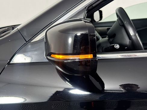 Used 2017 Honda Accord Sport image 19