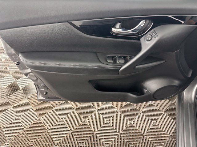 Used 2020 Nissan Rogue Sport SV AWD/4WD image 21